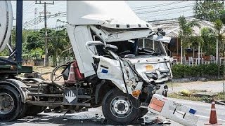 Total idiots in Truck !!! 25 Extreme Dangerous Truck Skills - Heavy Equipment Operation Fails #71