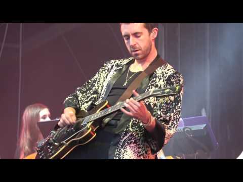 The Last Shadow Puppets - Used to Be My Girl (Sziget Fesztivál, 2016.08.16.)