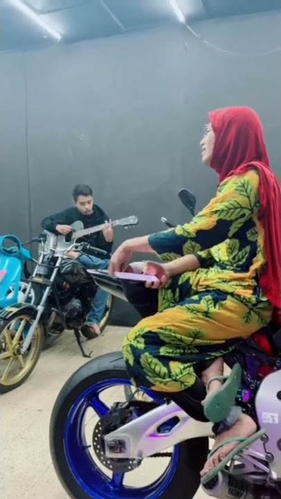KERENNN !!! BUKAN HANYA JAGO BALAP TERNYATA EMAK GILA JUGA JAGO NYANYI