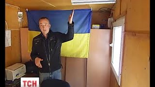 Киянин перетворив власну вантажівку на повністю автономне місце для роботи(, 2015-09-24T17:30:21.000Z)