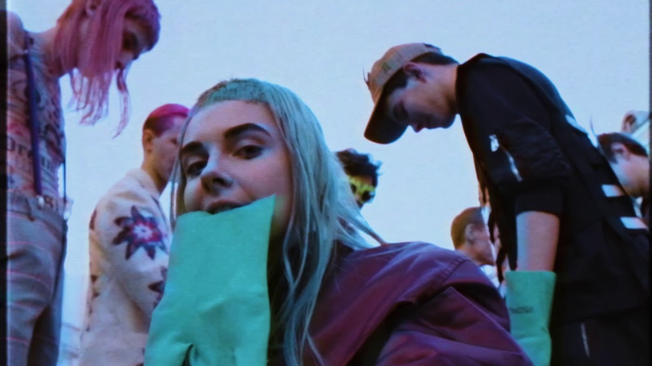 Why is a Rave..? The Slap project by FAKBYFAK & Tali Rutman for SCHÖN! Magazine