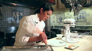 How to Make French Macarons: Easy Macaron Recipe Baking Demonstration Tutorial (not Macaroons)
