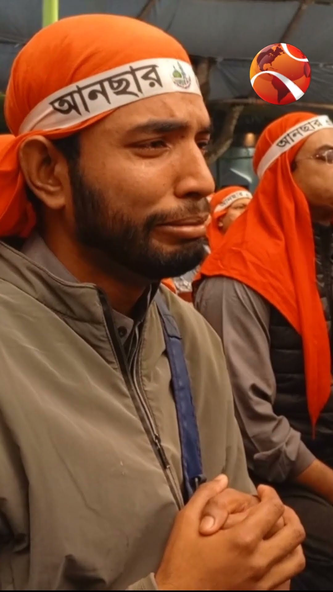 ফরিদপুরের চন্দ্রপাড়ায় মুসলিম উম্মাহর শান্তি কামনায় মোনাজাত