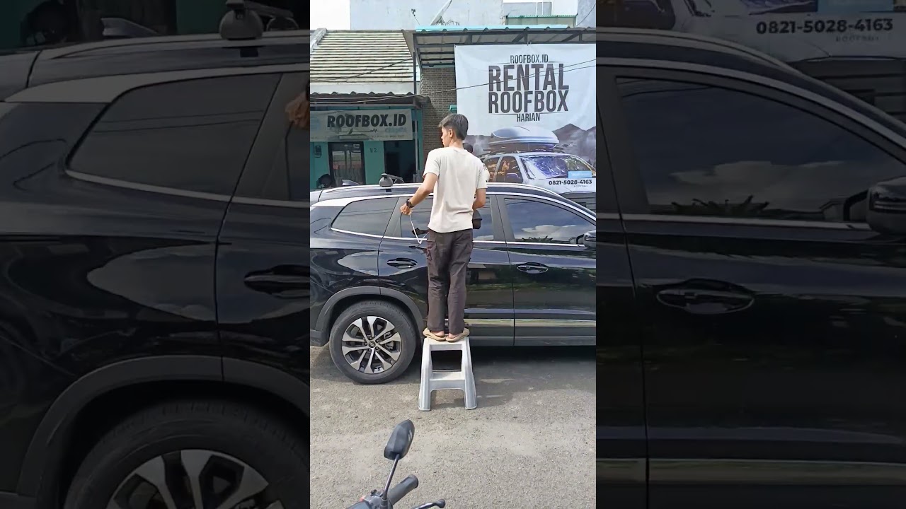 Whale Overlander or Thule Touring M