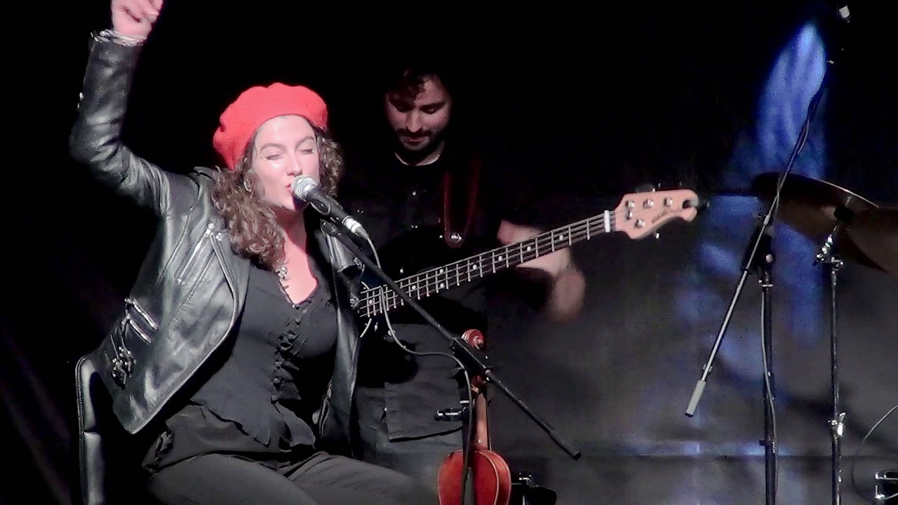 Holy Moly & The Crackers Folk On The Farm 2018 YouTube