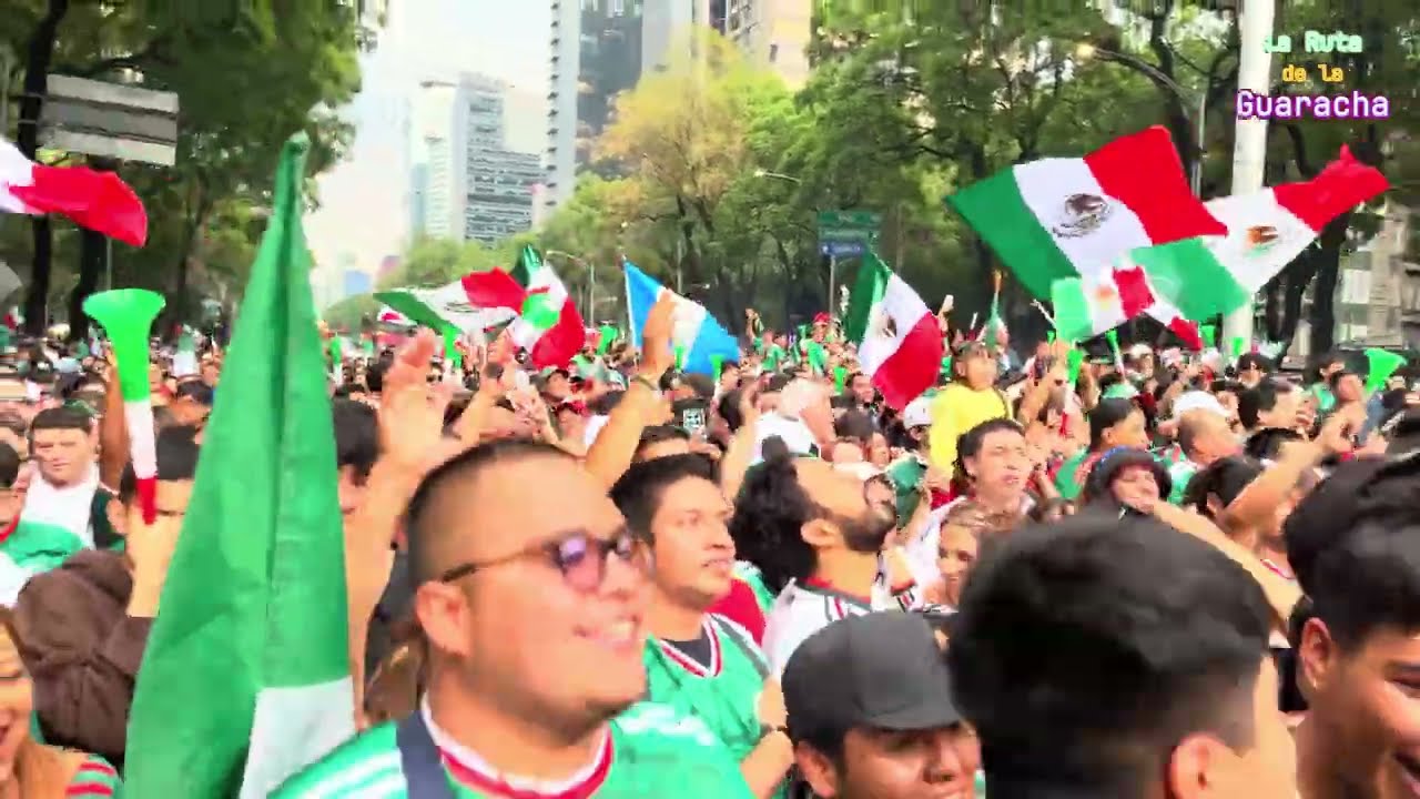 Mexicans celebrating like CRAZY at the Angel of Independence for