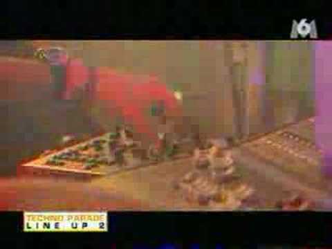 Scan X live @ Techno Parade 99 - Paris Pt.2