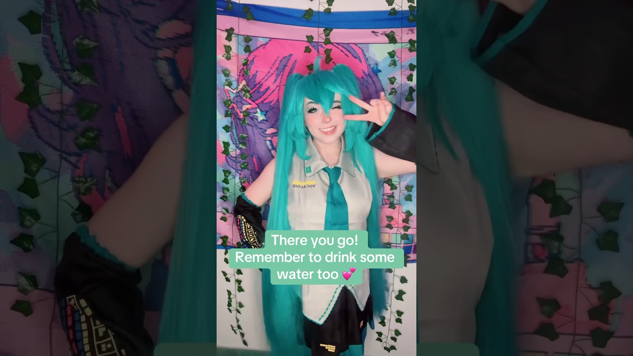 Come on let’s dance! 🕺 #cosplayer #cosplaycostume #cosplay #cosplaymakeup #vocaloid #hatsunemiku