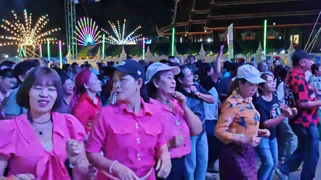 สนุกกับรำวงชาวบ้าน สวศรสุพรรณโชว์ งานวัดบางภาษี บางเลน นครปฐม