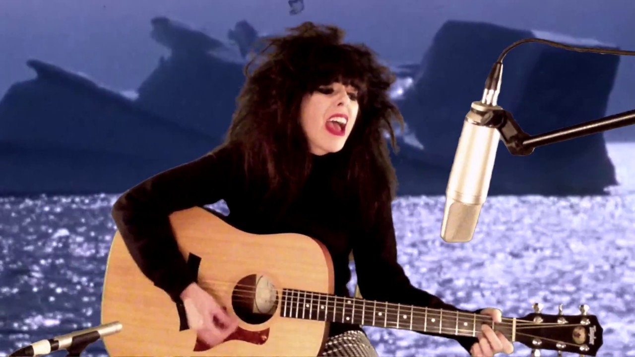 Maheekats - Reading Into Stuff - Live Acoustic