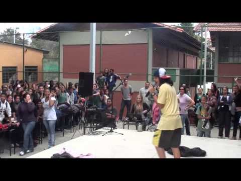 YURI BH NA ESCOLA ESTADUAL PROFESSORA MARIA COUTINHO - MEDLEY-DIA 10/08/12