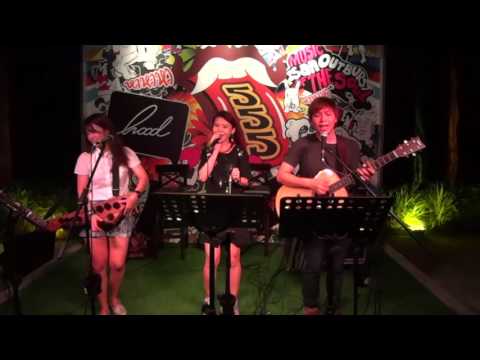 Live Music Performance - Stitches (Shawn Mendes) covered by Mary Wong @ 555 Villa Thai