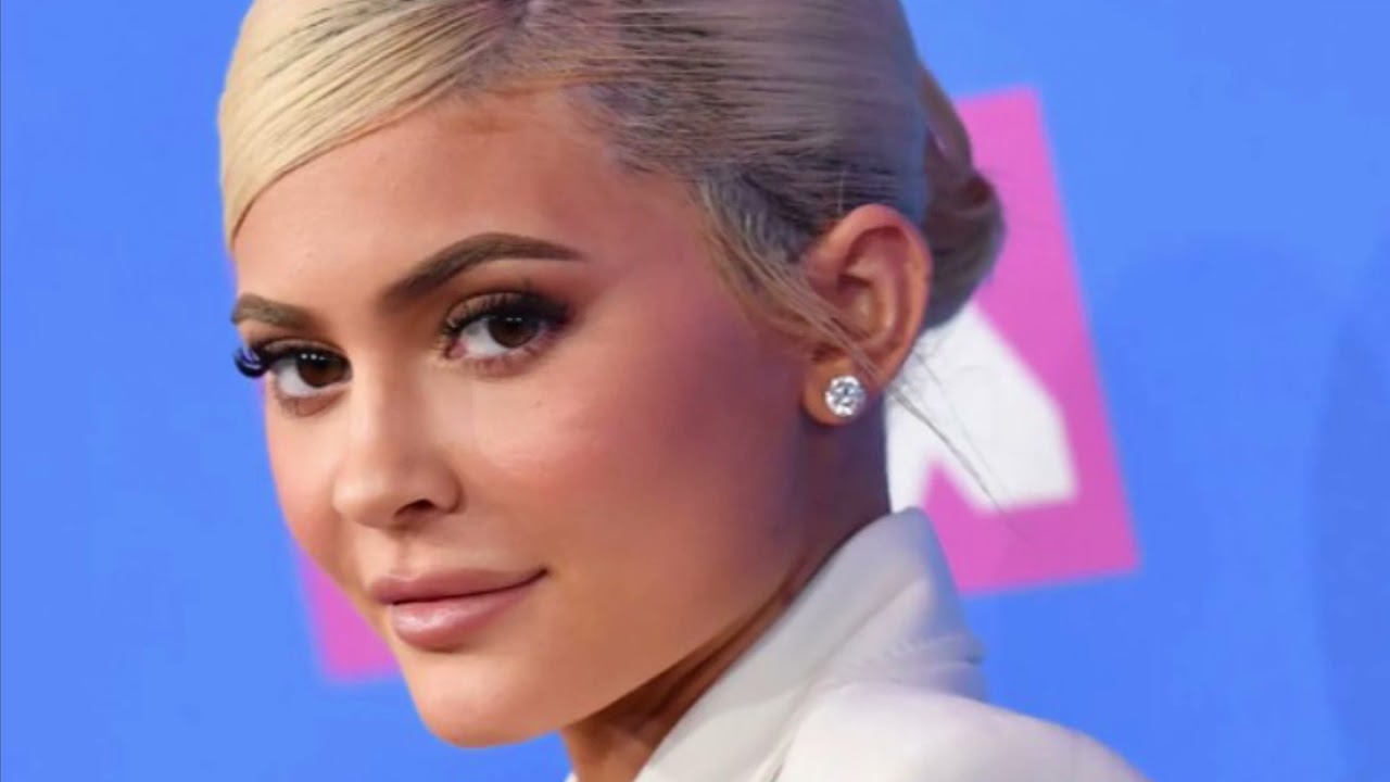 Kylie Jenner criticized for asking fans to donate to makeup artist's ...