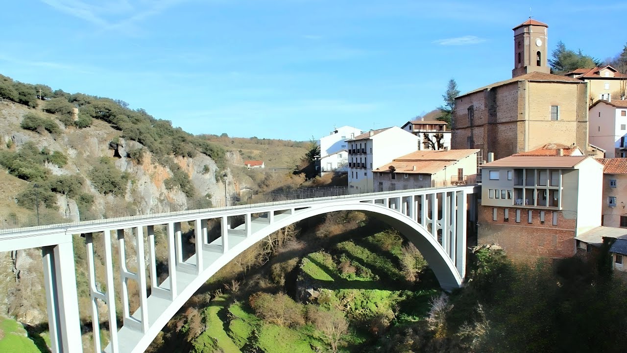 Ortigosa de Cameros (La Rioja) 230 hab. Bueno+ **