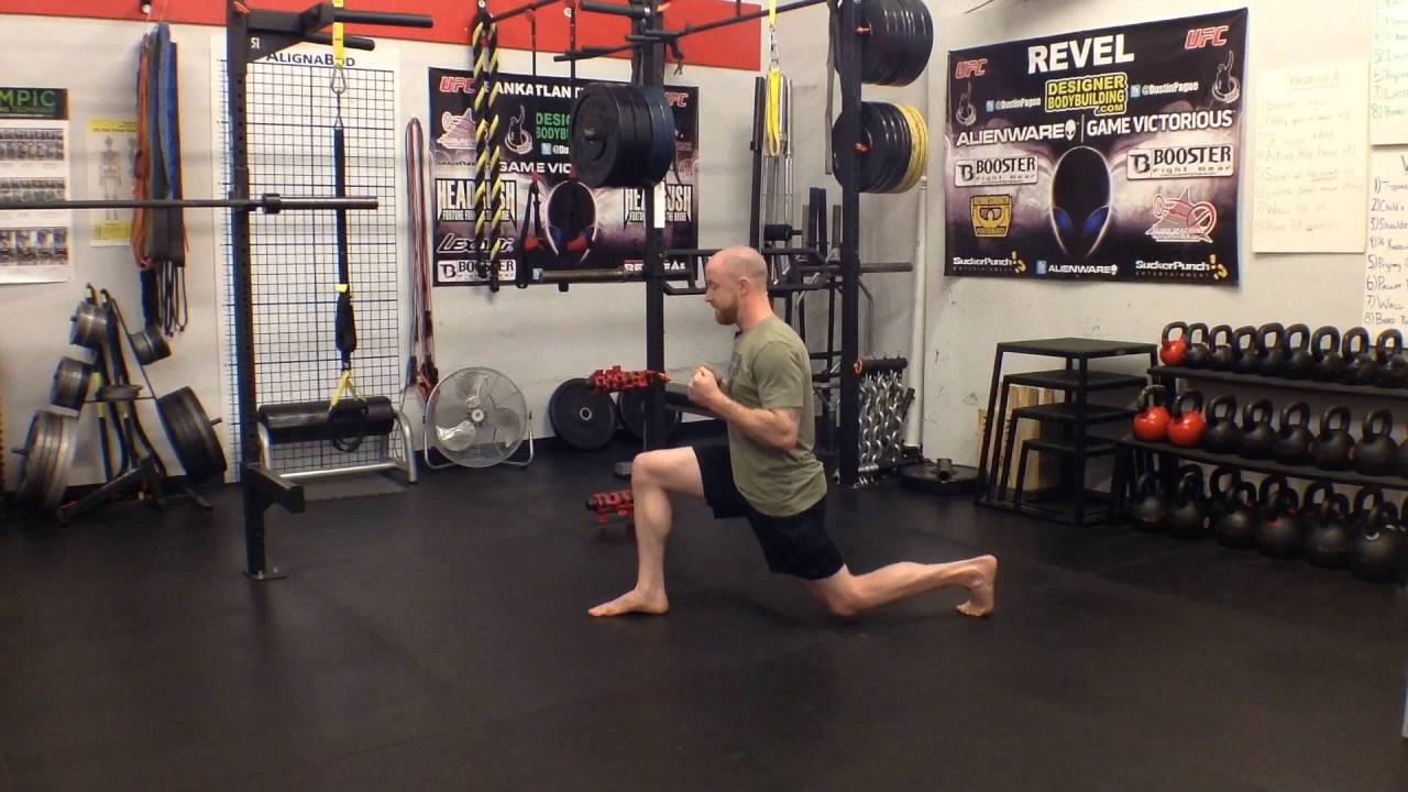 How To Do a Proper Lunge - YouTube