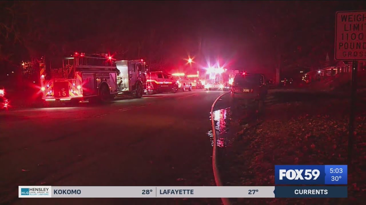 IFD battles house fire on near south side - YouTube