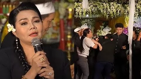 Nghệ sĩ Ngọc Huyền ngất xỉu khi hát tiễn biệt NSƯT Vũ Linh