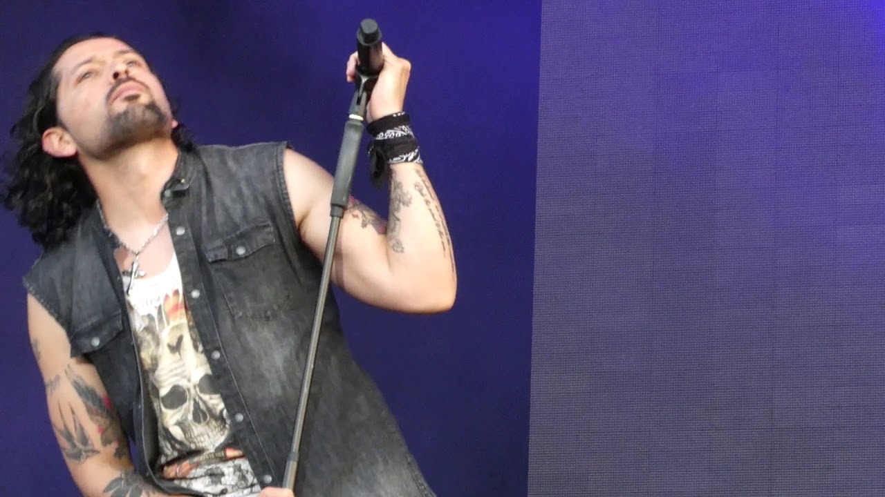 Watch Ritchie Blackmore S Rainbow Perform At Finland S Rockfest