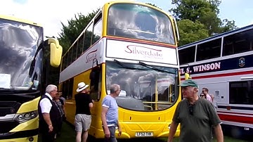 THIS BUS IS UNDER ATTACK, PLEASE DIAL 999!!!