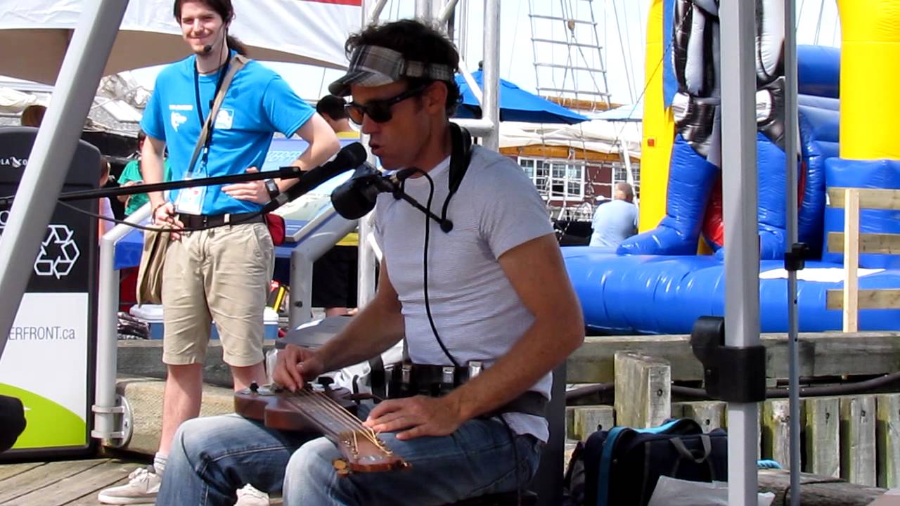 Juzzie Smith Australian Busker 4of12 at Halifax Buskers Festival 2012