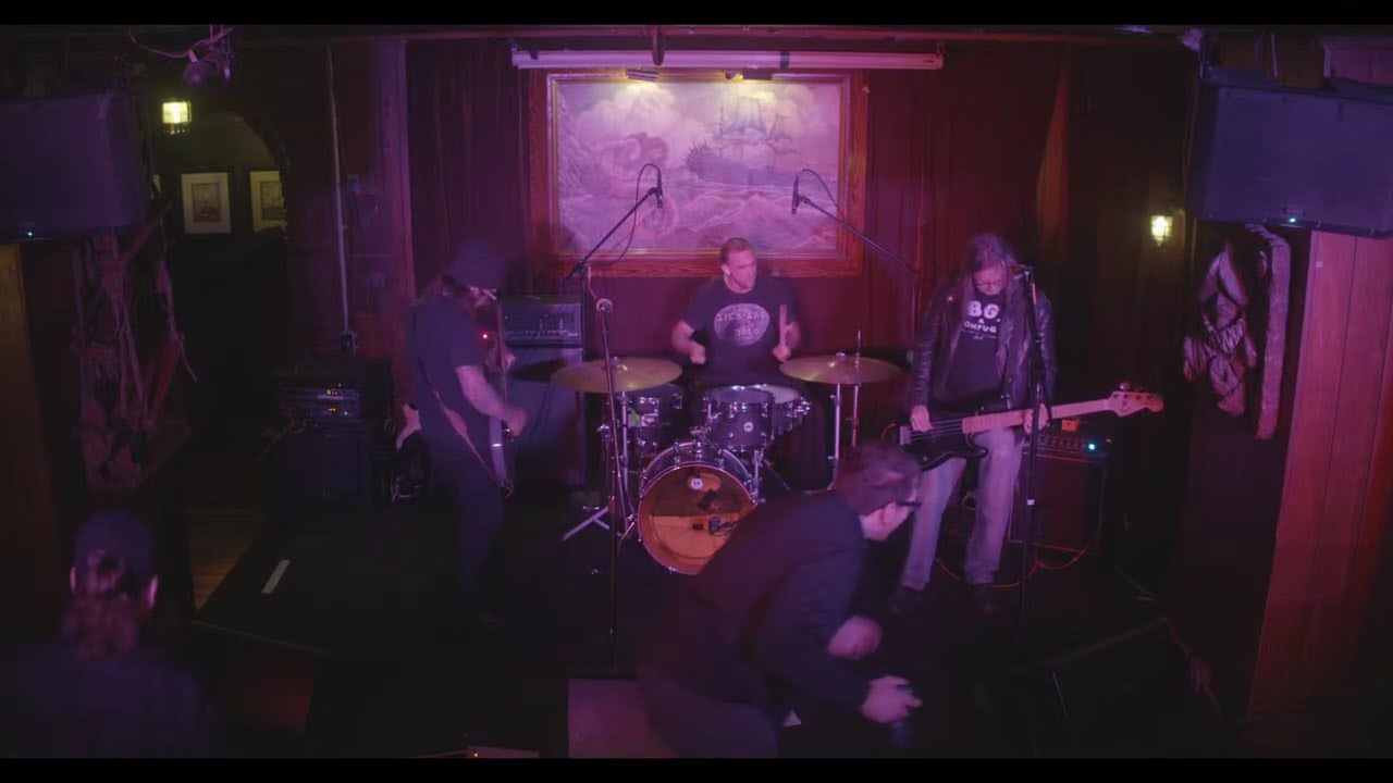 QUITT live at the Redwood Bar