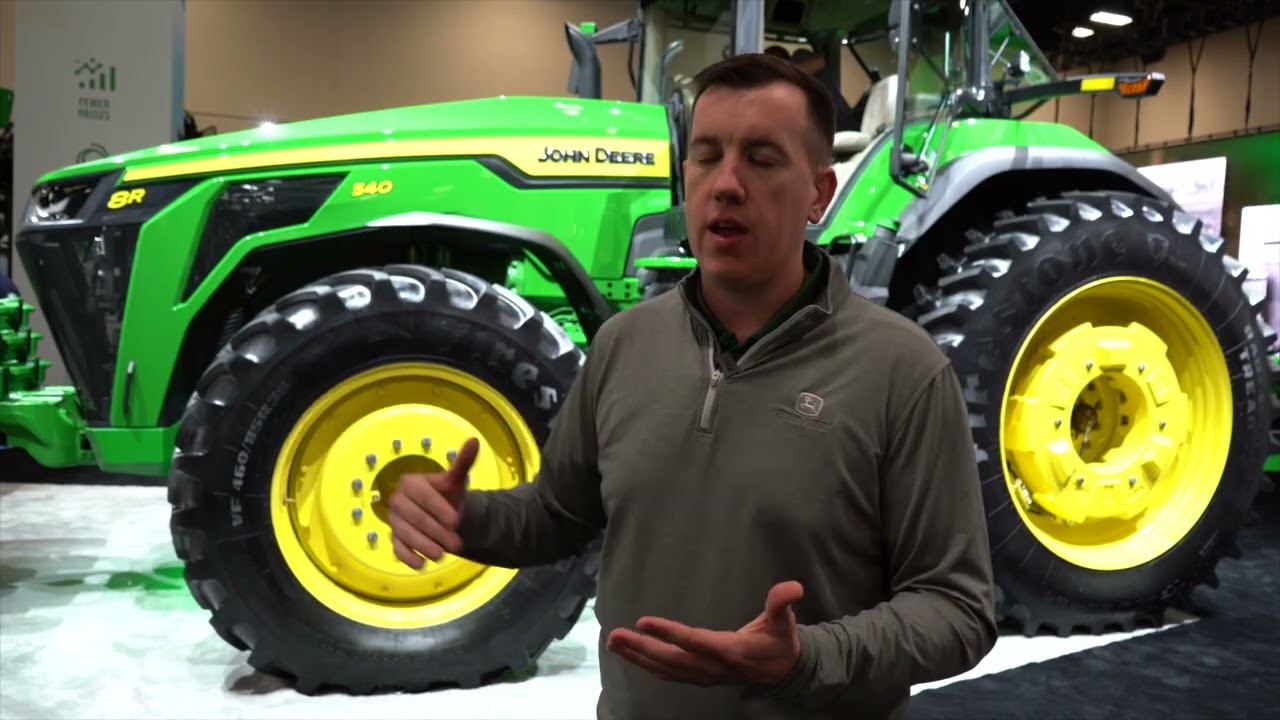 Компания John Deere делает ставку на новые мощные тракторы 8R и 8RX.