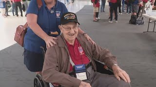 World War II veteran joins others on Honor Flight to Washington, D.C.
