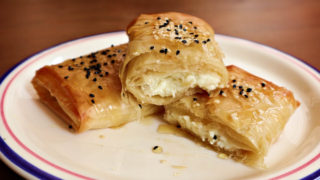 Baked feta in phyllo with honey in 3' - Φέτα με μέλι και σουσάμι χωρίς τηγάνισμα σε 3'