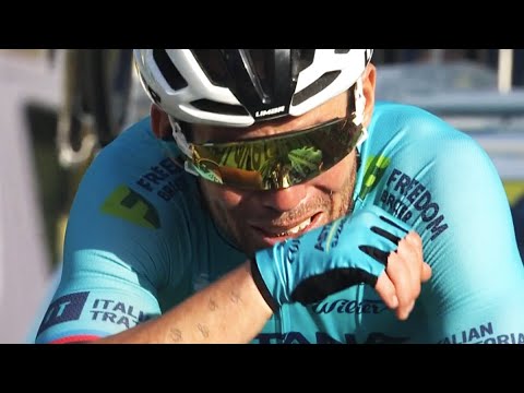 TOUR DE FRANCE 2024 - La belle image : En larmes, Cavendish passe la ligne devant la voiture-balai