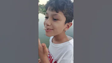 منان عم يطعمي البطات والسلاحف كروسان وهوة عم ياكل معون دليار و منان 