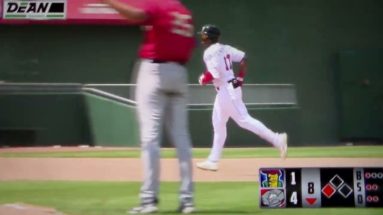 Lansing Lugnuts(Athletica - High-A)Armenteros hits home run vs. Cedar Rapids
