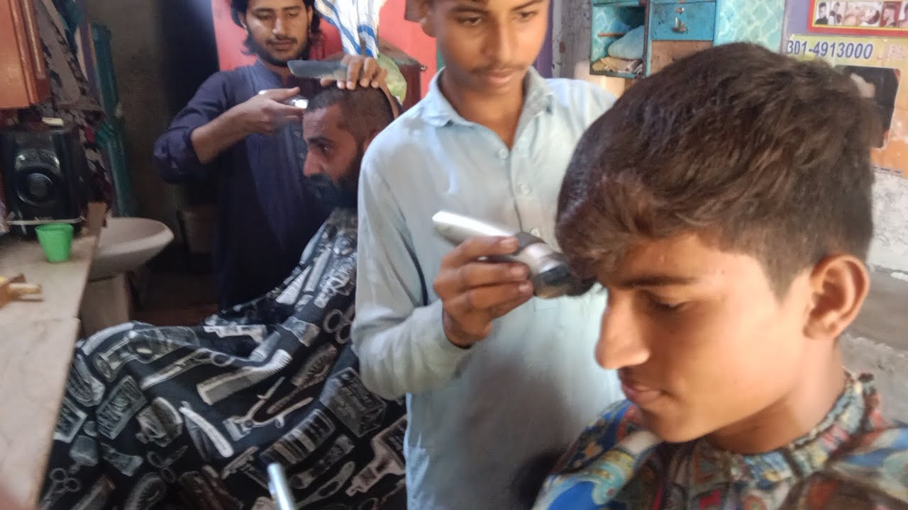 دکان پہ رش لگ گیا