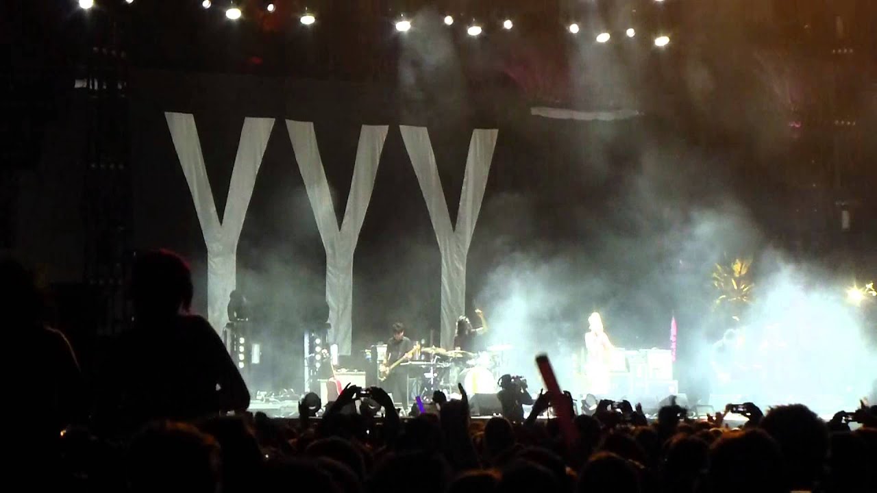 Yeah Yeah Yeahs 'Heads Will Roll' Live at Coachella 2013 YouTube