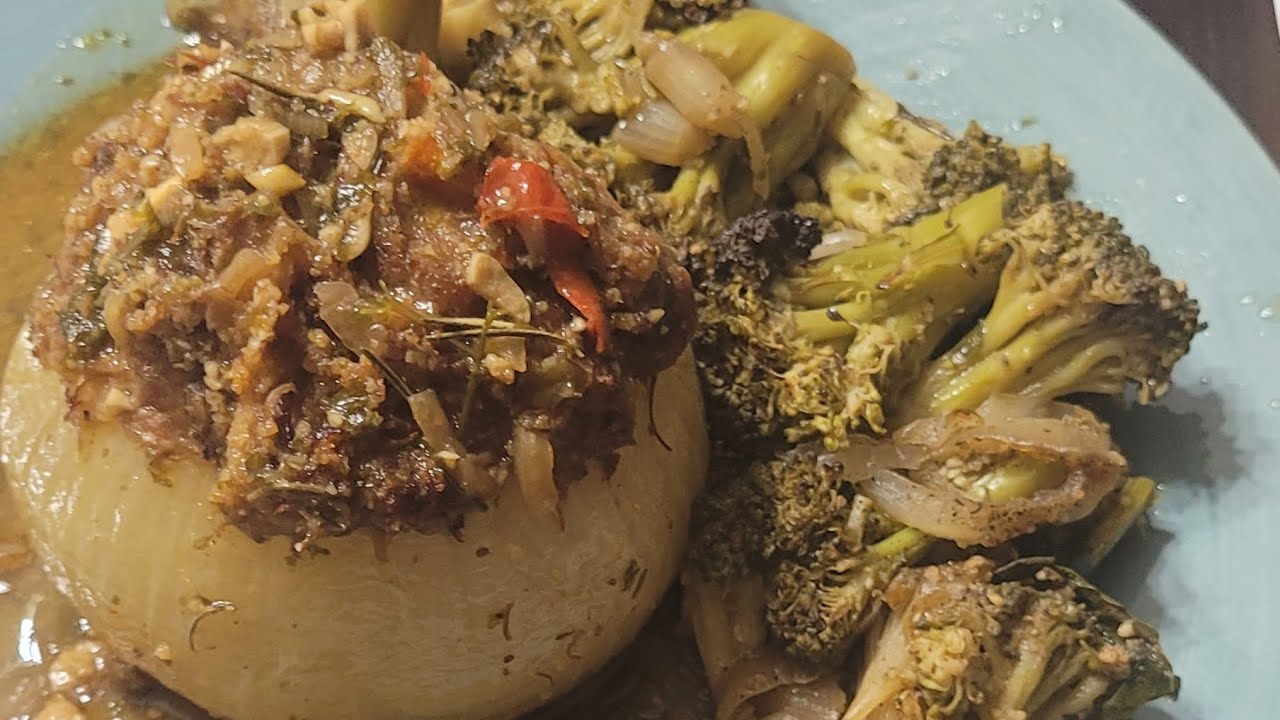 Tonights Dinner: Stuffed Baked Onion/w roasted broccoli 
