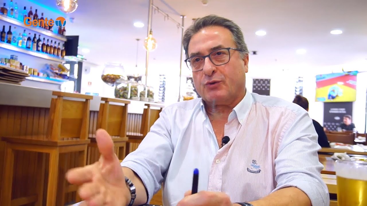 Empresario Luis Pavao da Cervejaria Esquina conversa com Matthew - April29_23 - #2