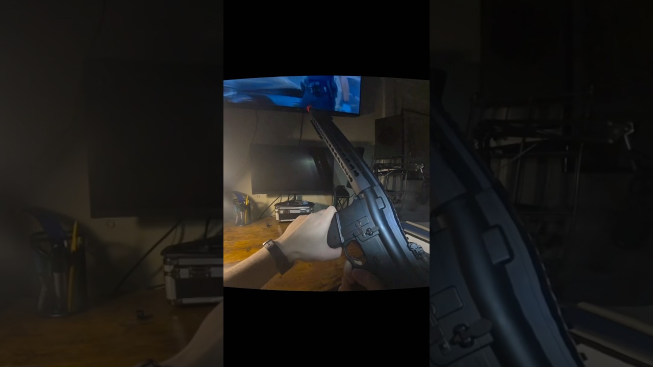 Got my first airsoft gun… this thing feels more realistic than I thought 🔥 