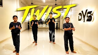 Twist Song | Full Dance Performance | Bollywood Retro Dance Cover | DYS Dance Studio