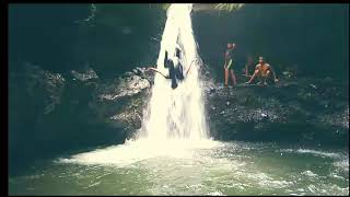 Download Lagu Salto menembus air terjun sarang walet MP3