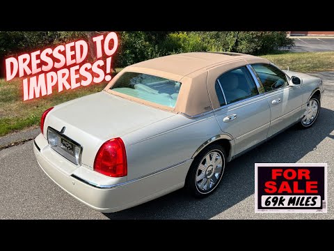 2004 Lincoln Town Car Ultimate 69k Miles DRESSED For Sale by Specialty Motor Cars