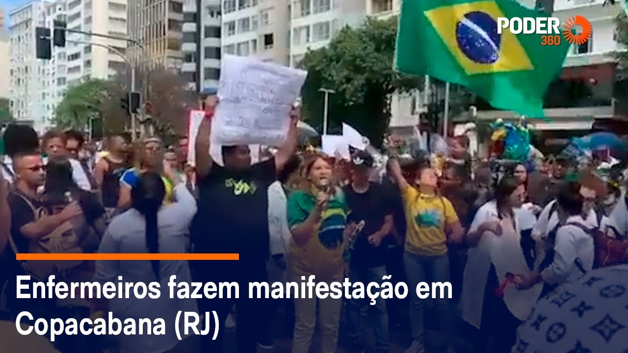 Enfermeiros fazem manifestação em Copacabana (RJ)