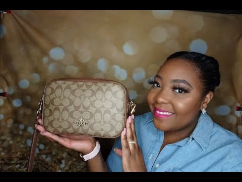 Coach Jes Crossbody Review + What Fits Inside! 