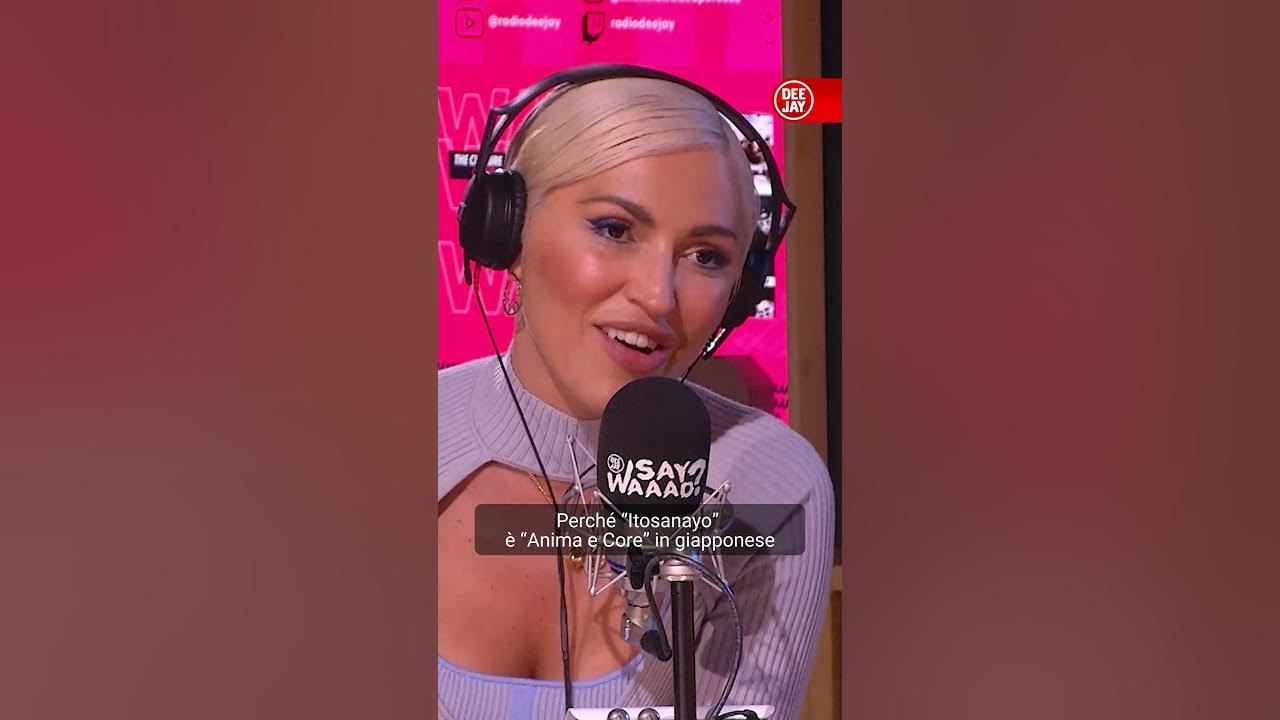 Serena Brancale canta "Anema e Core" in finto giapponese