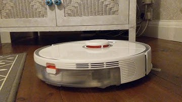 Can the Roborock S5 Max dock in a confined space?