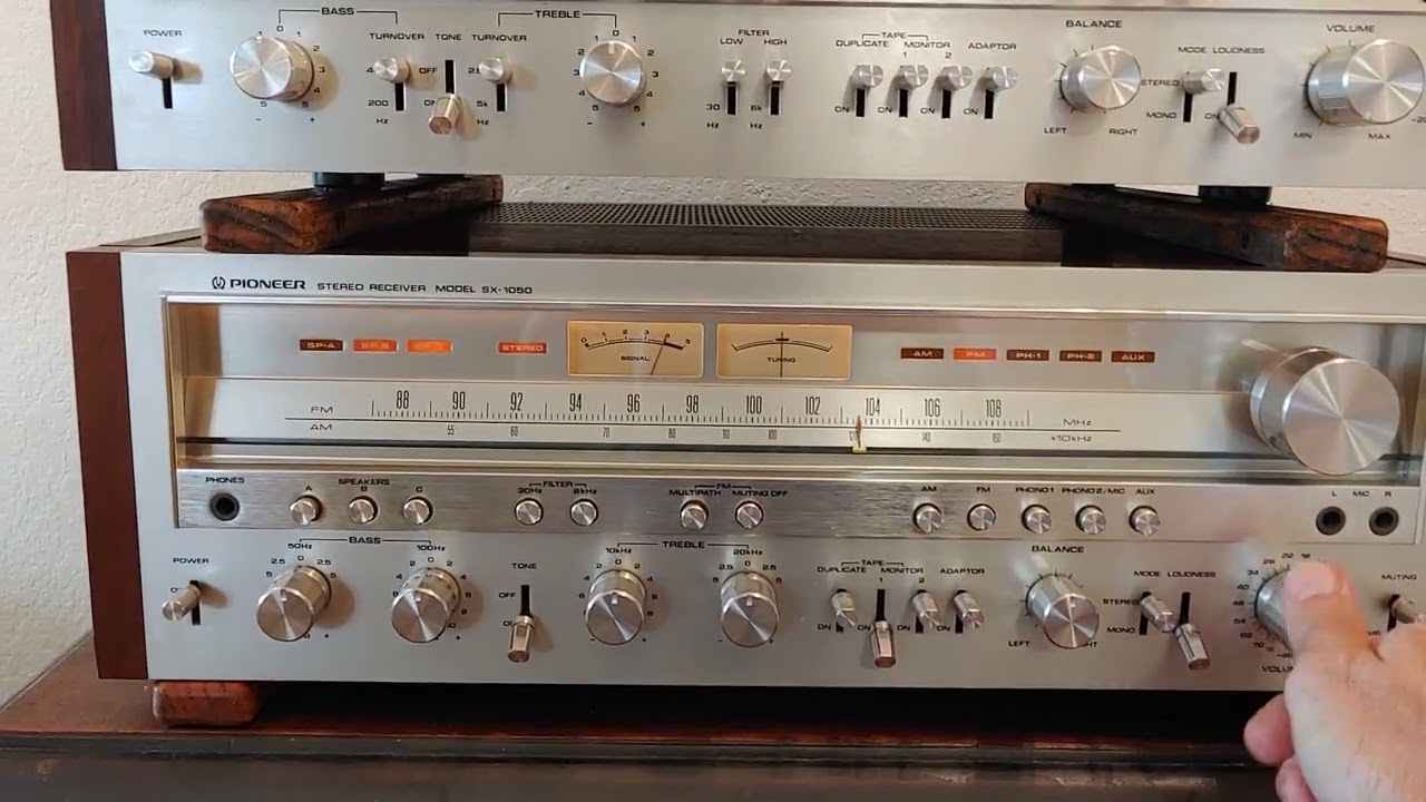 Comparing the Classic Pioneers SX-1050 and SX-950. 120 wpc and 85