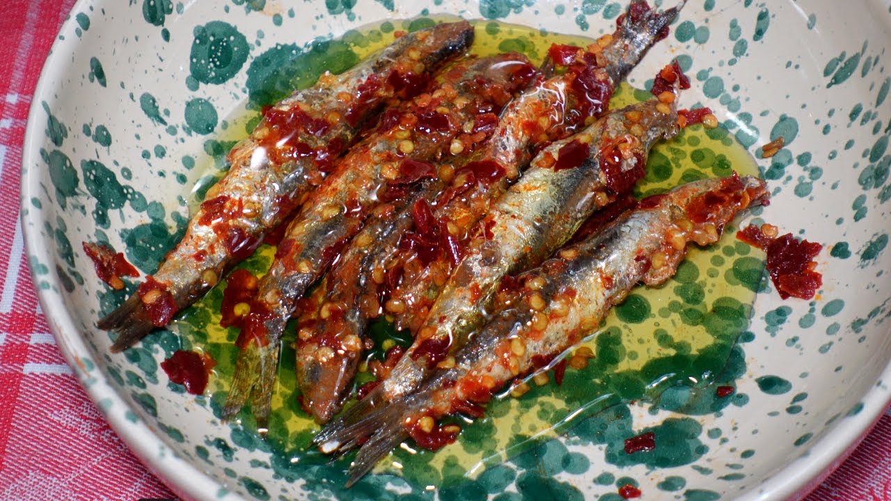 Alici sotto sale e peperone dolce a scaglie - Antica tradizione Calabrese