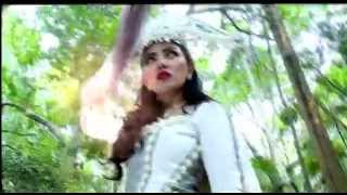 Mentari Melawan Ratu Buaya Putih