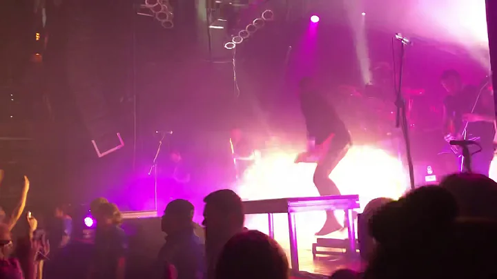 Beartooth. Loser.  Live