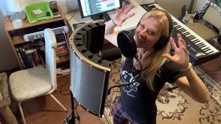 Bette Davis Eyes Kim Carnes Cover with Gritty Emotional Female Vocals