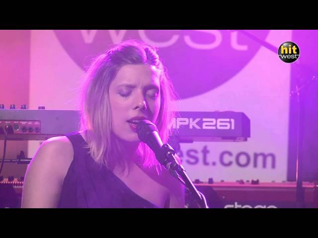 CATS ON TREES - Love you like a love song  (Hit West - Backstage Live - Brest 2014) 