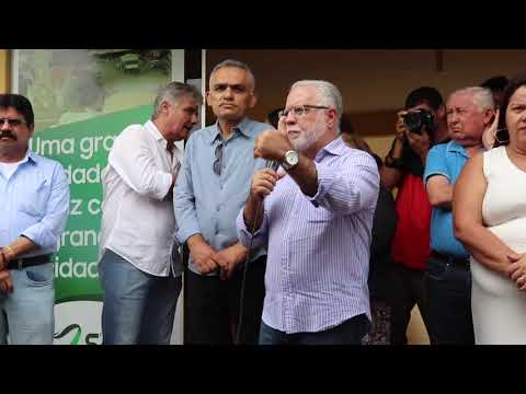 Entrega de raquetes de palmas e milho para agricultores de Santa Filomena-Secretário Dilson Peixoto.